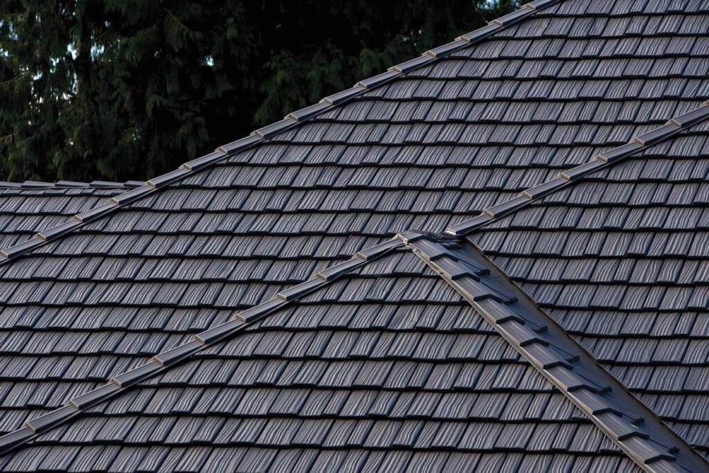 A shake roof to illustrate metal roofing mcminnville or